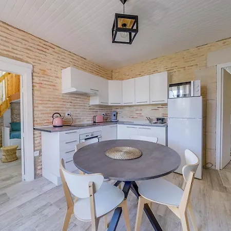 Maisonnette Amiral Mouly A L'aiguillon