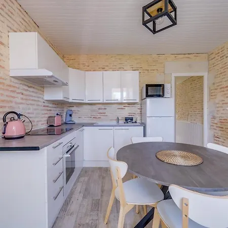 Maisonnette Amiral Mouly A L'aiguillon